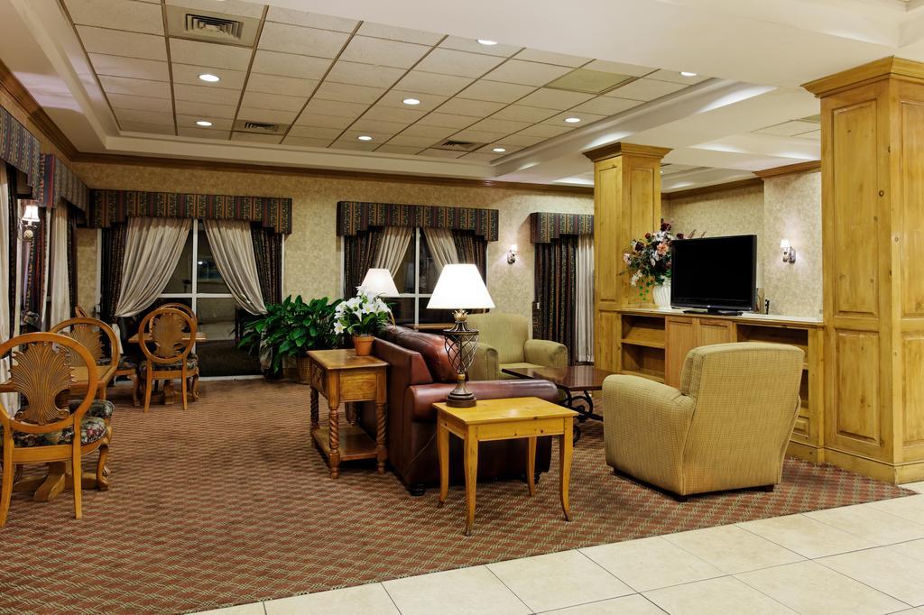 Holiday Inn Express Hotel & Suites Huntsville University Drive Interior photo